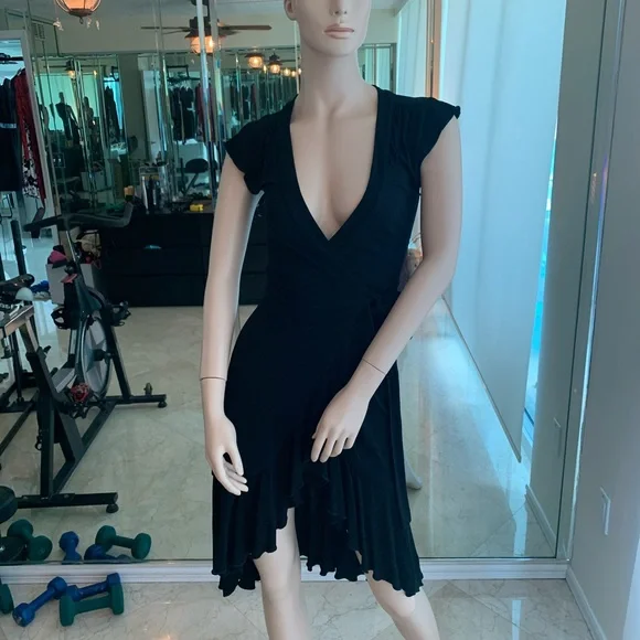 BEBE sexy capped sleeve wrap dress - Picture 2 of 14